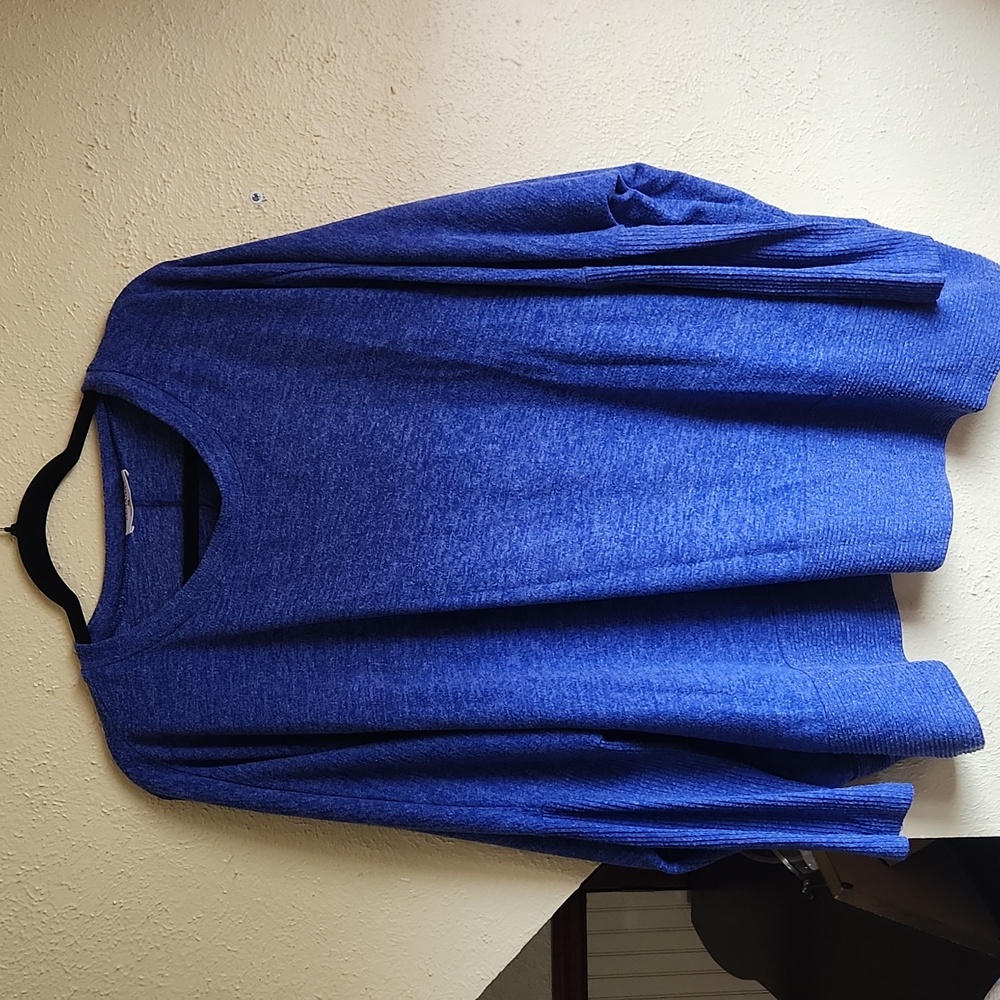 Zenana Outfitters Heather Blue Top